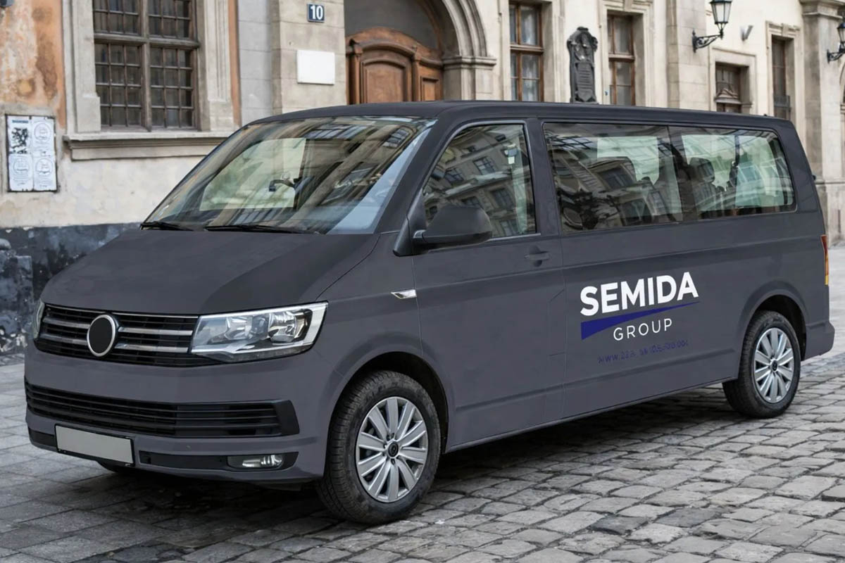 Noleggio minibus: perché è la scelta ideale per le gite di gruppo